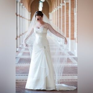 Stunning Ivory Strapless Bridal Gown